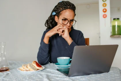 Sua renda extra em casa começa com essas ideias simples que funcionam de verdade