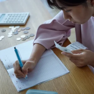 Como reduzir as despesas de casa e cortar gastos de forma eficaz