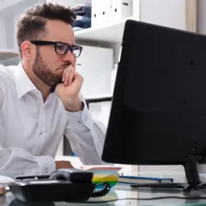 É possível consultar o CPF de alguém apenas pelo nome