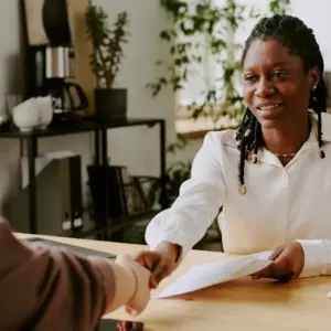 Quanto custa contratar um funcionário no Brasil Salários, encargos e impostos explicados