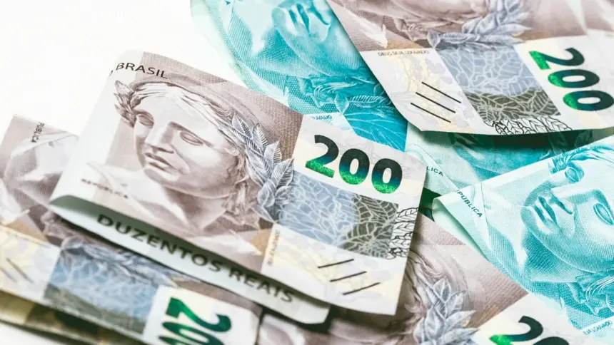 600 dólares em reais quanto vale hoje
