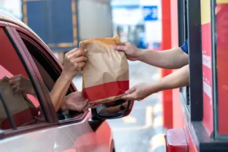 Franquia do McDonald's: saiba quanto custa e se vale a pena investir